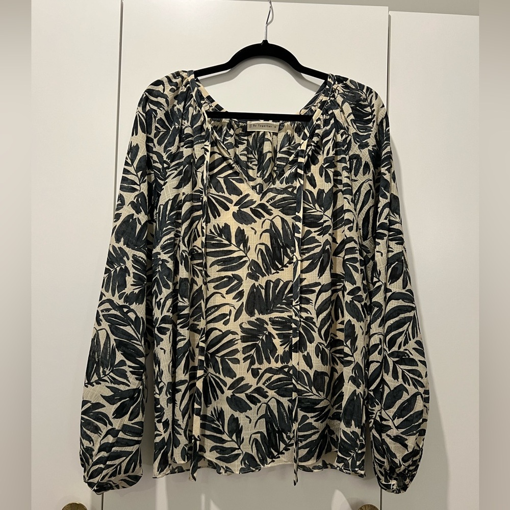 Puff sleeve blouse